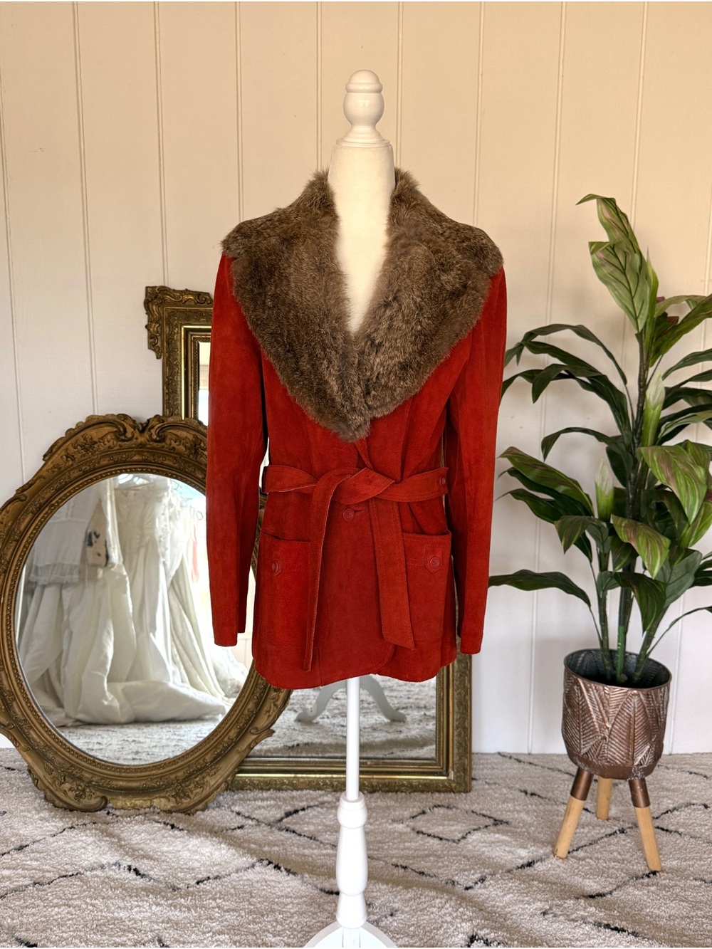 Vintage Women's Burnt Orange Suede Belted Jacket with Fur Collar